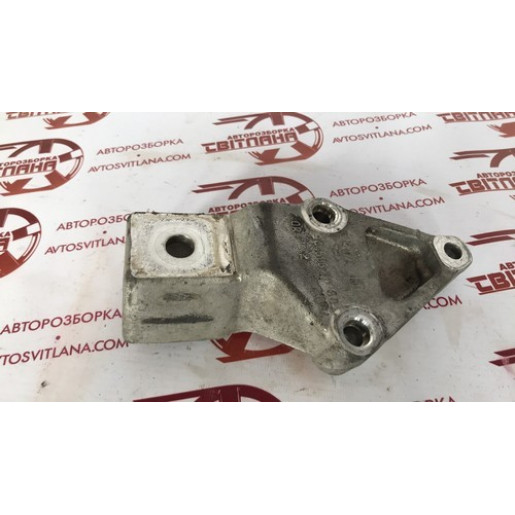 Кронштейн крепления двигателя Citroen Berlingo 2003-2008 9645967880